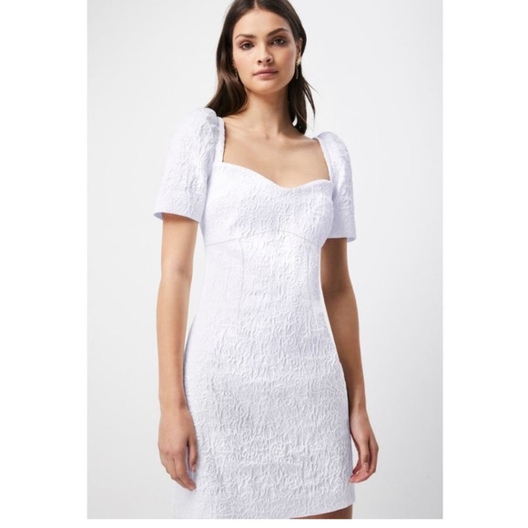 Elliatt Dresses & Skirts - ELLIATT Feminise Mini Dress Textured Puff Sleeve White NEW Square Neckline XS